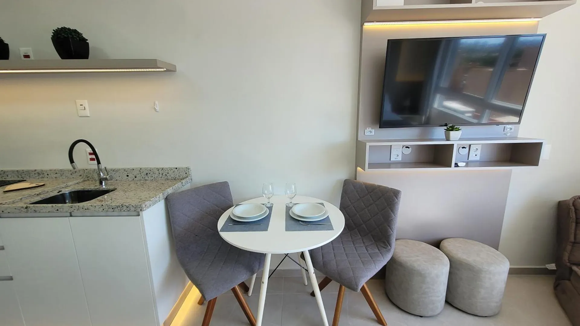 Appartement Studio Lux Ao Lado Da Puc Com Netflix Porto Alegre Brésil