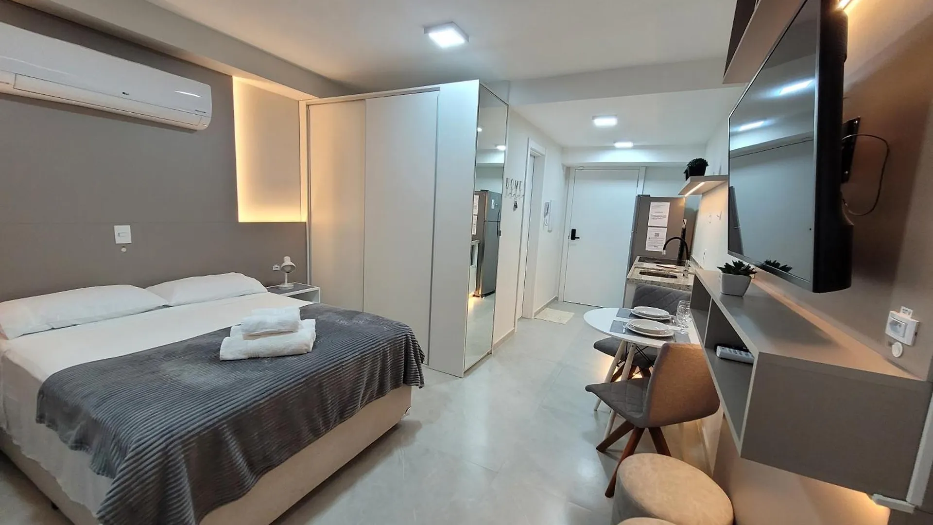 Studio Lux Ao Lado Da Puc Com Netflix Πόρτο Αλέγκρε